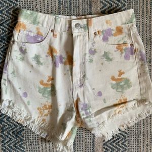 Wild Fable high waisted tie-dye cut off shorts in size 2
